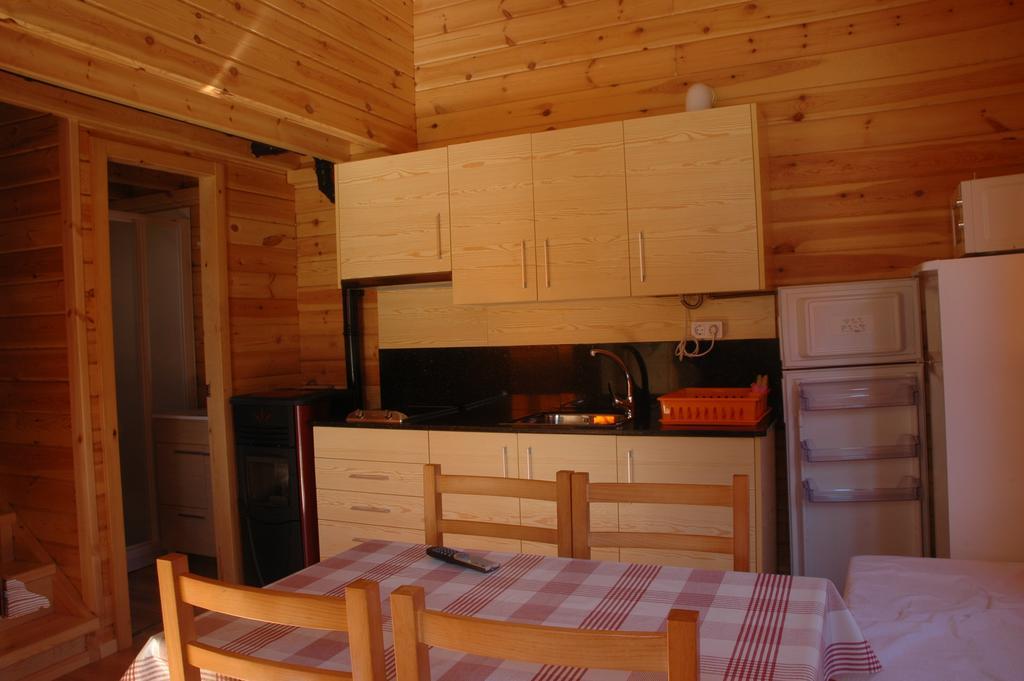 Camping Era Yerla D'Артиес Стая снимка